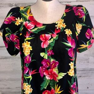 Gorgeous, vintage, Hawaiian Mumu! Vibrant floral!